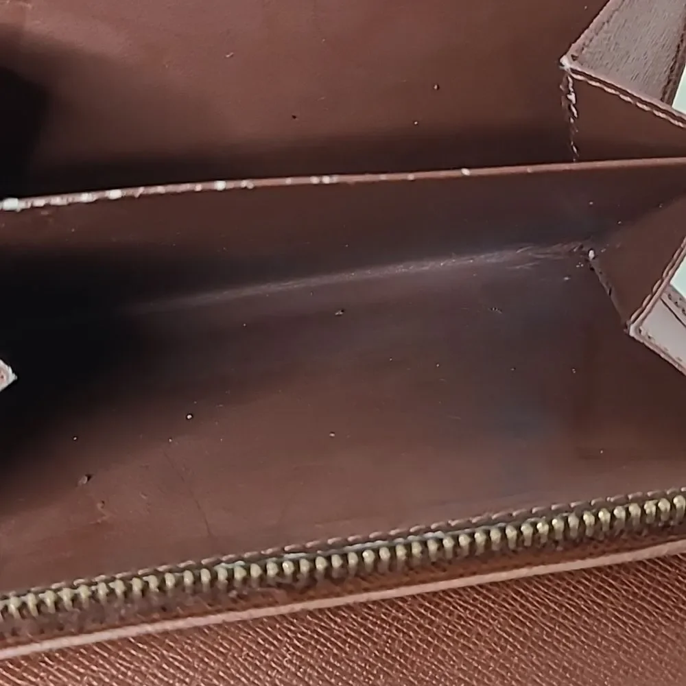 💯 Authentic Louis Vuitton Short Wallet 🍀 - Picture 15 of 17